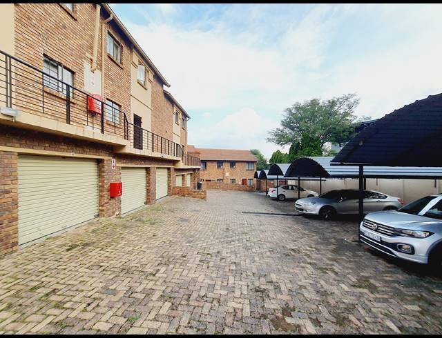 2 BEDROOM APARTMENT RENTED IN HALFWAY GARDENS